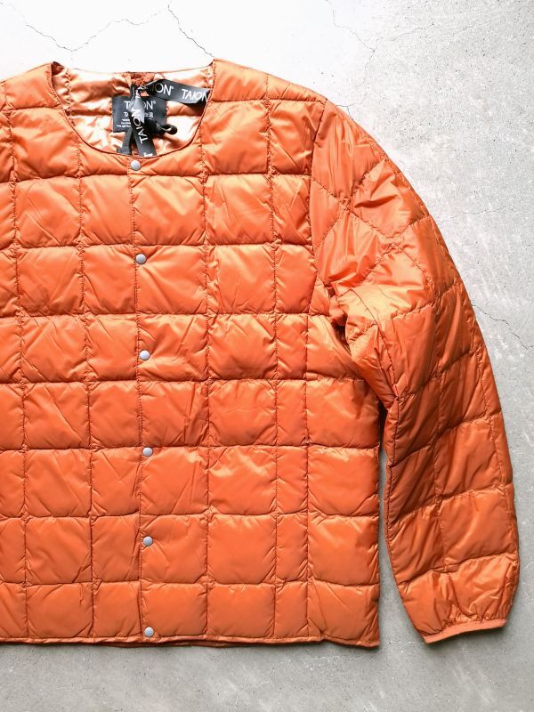 画像1: 【TAION】"CREWNECK BUTTON INNER DOWN JACKET / ORANGE"