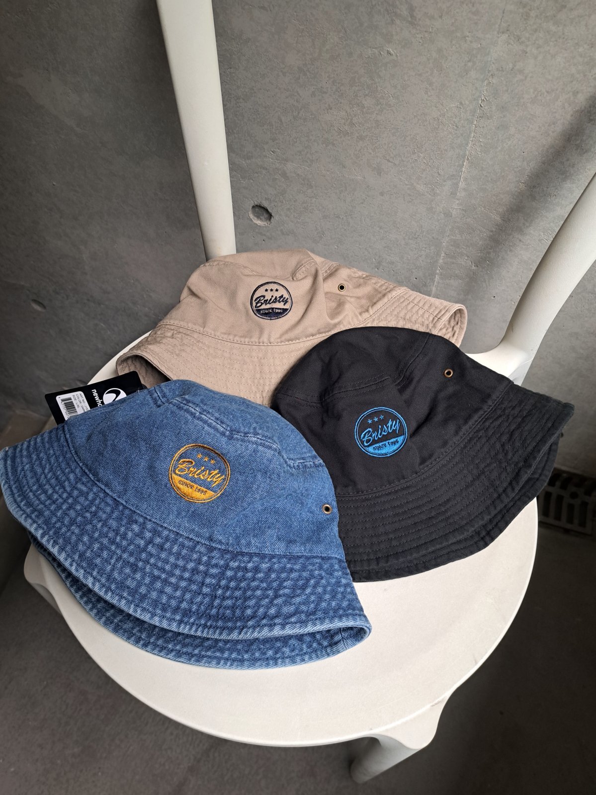 画像1: 【FAR EAST NETWORK】”Bristy X NEWHATTAN Bucket Hat”